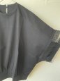 画像3: Porter des boutons　袖口CLUNY LACEレース　オーバルプルオーバー(ブラック） (3)